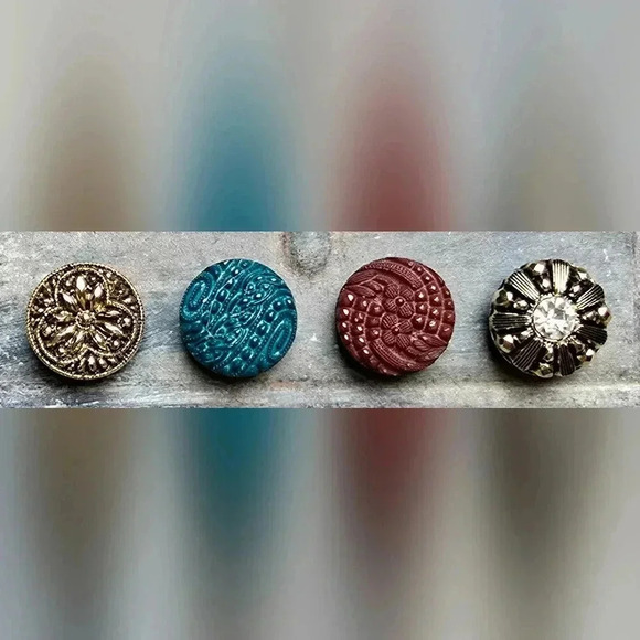 Set of 4 Upcycled Vintage Inspired Button Magnets - Picture 3 of 3
